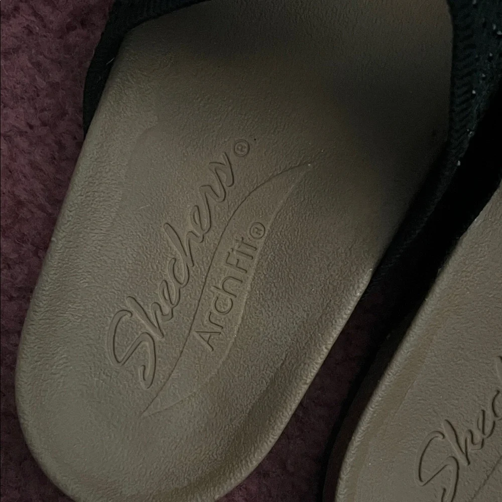Skechers Black Sandals with Silver Accents - Picture 4 of 4